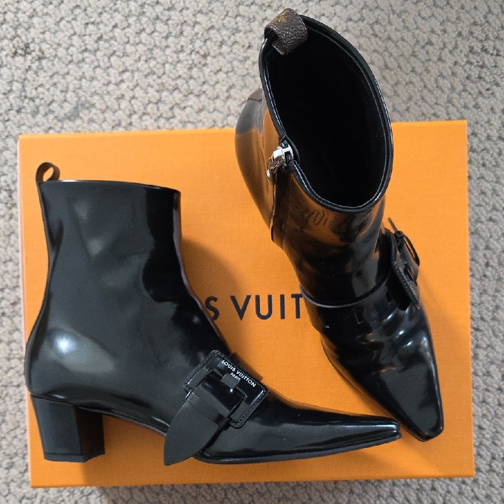 Louis Vuitton Black Leather Ankle Booties with Chunky Heel